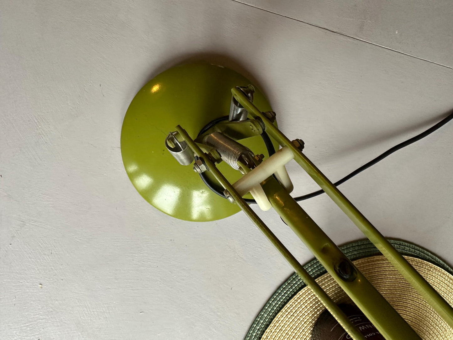 Vintage Herbert Terry & Sons Model 90 Anglepoise Lamp Avocado Finish