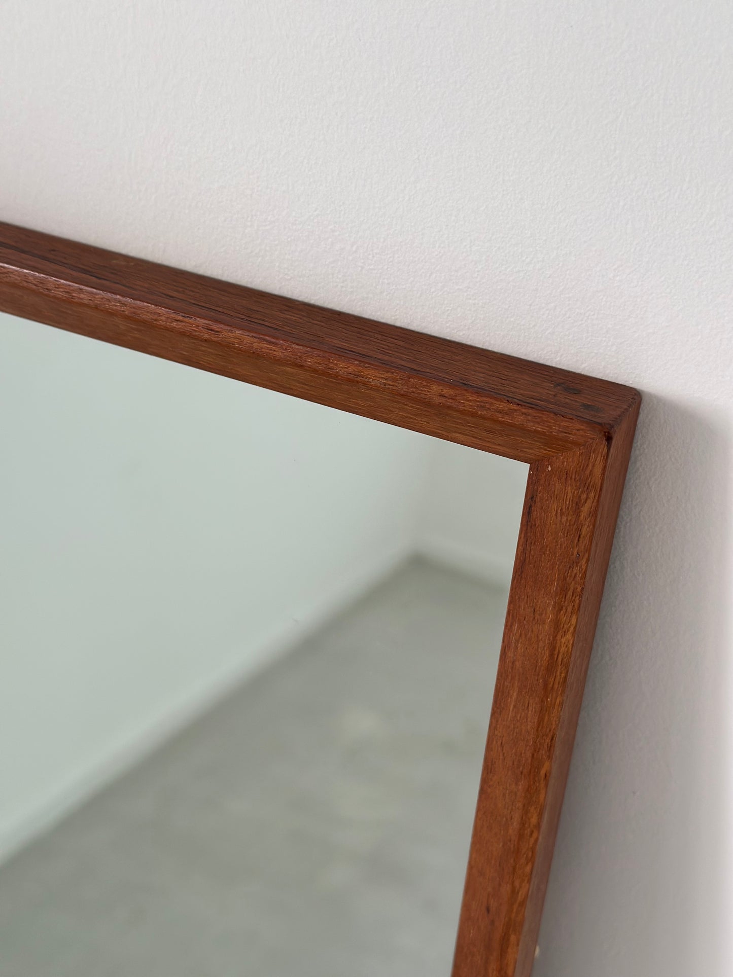 Rowley Design FB/2 Mid-Century Teak Wall Mirror, England c.1960s