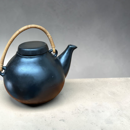 Arabia “GA” Teapot — Ulla Procopé-Nyman, Finland, 1970s