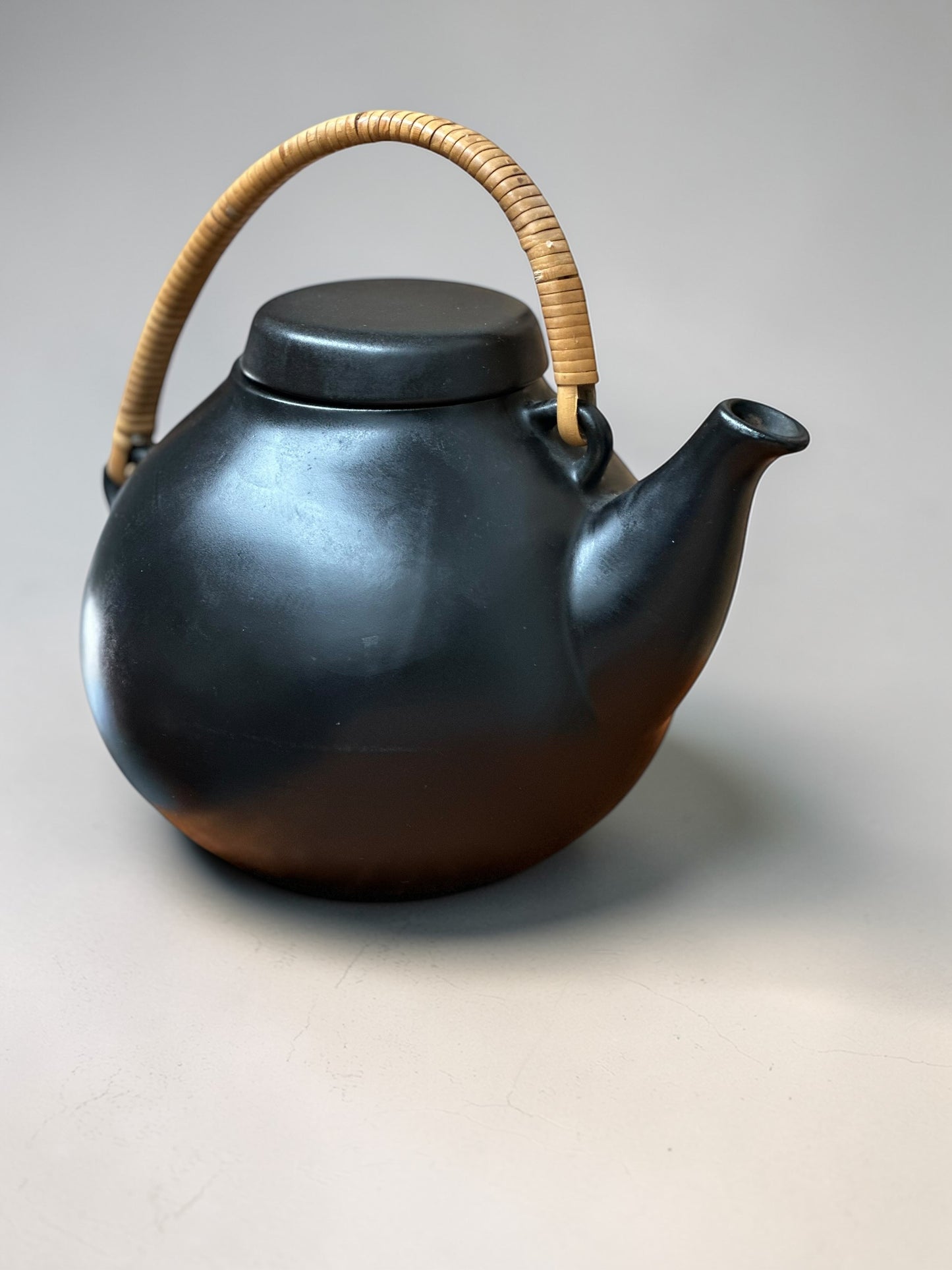 Arabia “GA” Teapot — Ulla Procopé-Nyman, Finland, 1970s