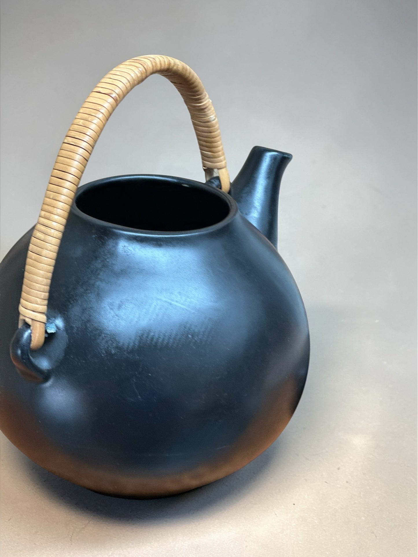 Arabia “GA” Teapot — Ulla Procopé-Nyman, Finland, 1970s