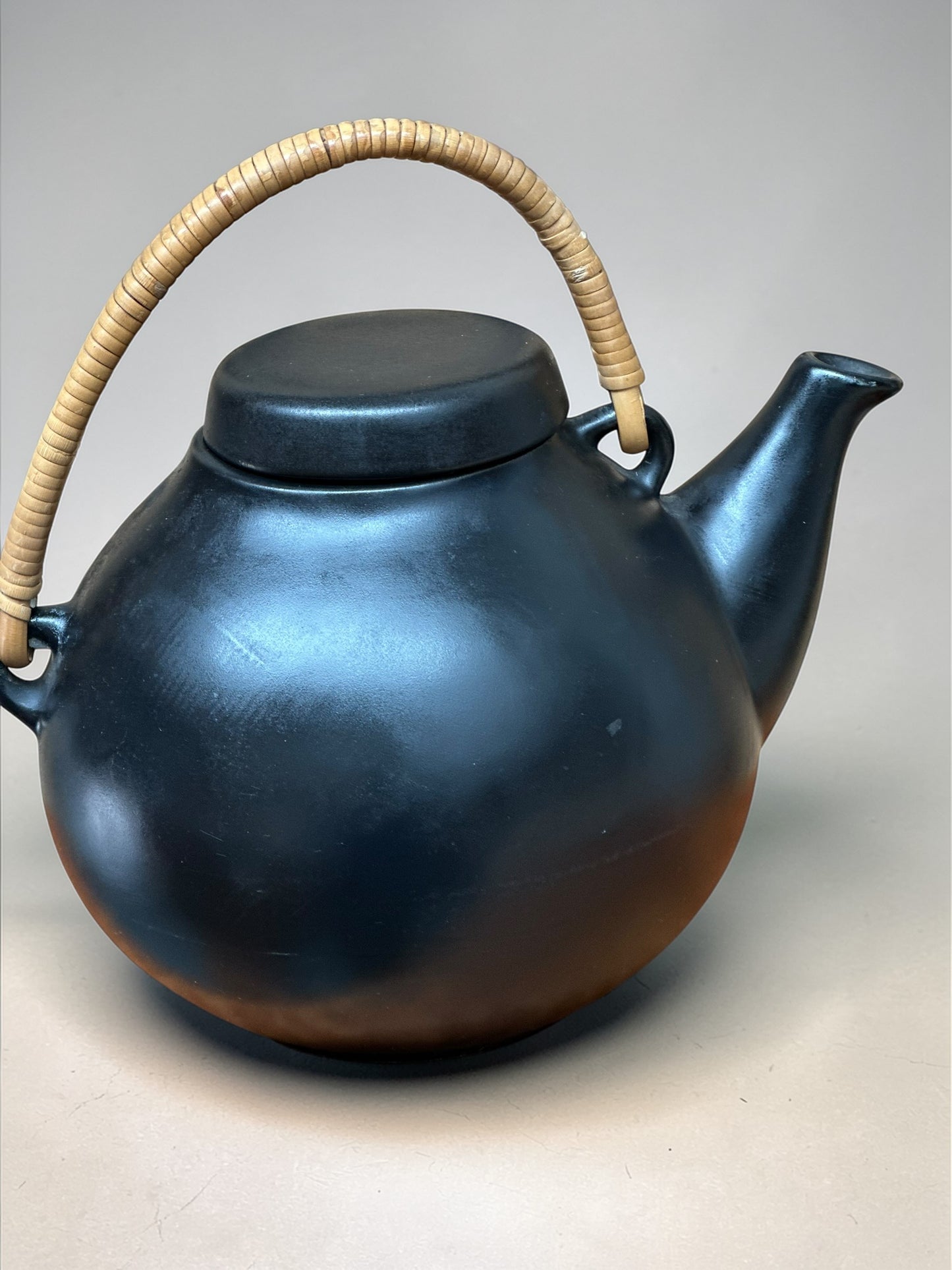 Arabia “GA” Teapot — Ulla Procopé-Nyman, Finland, 1970s