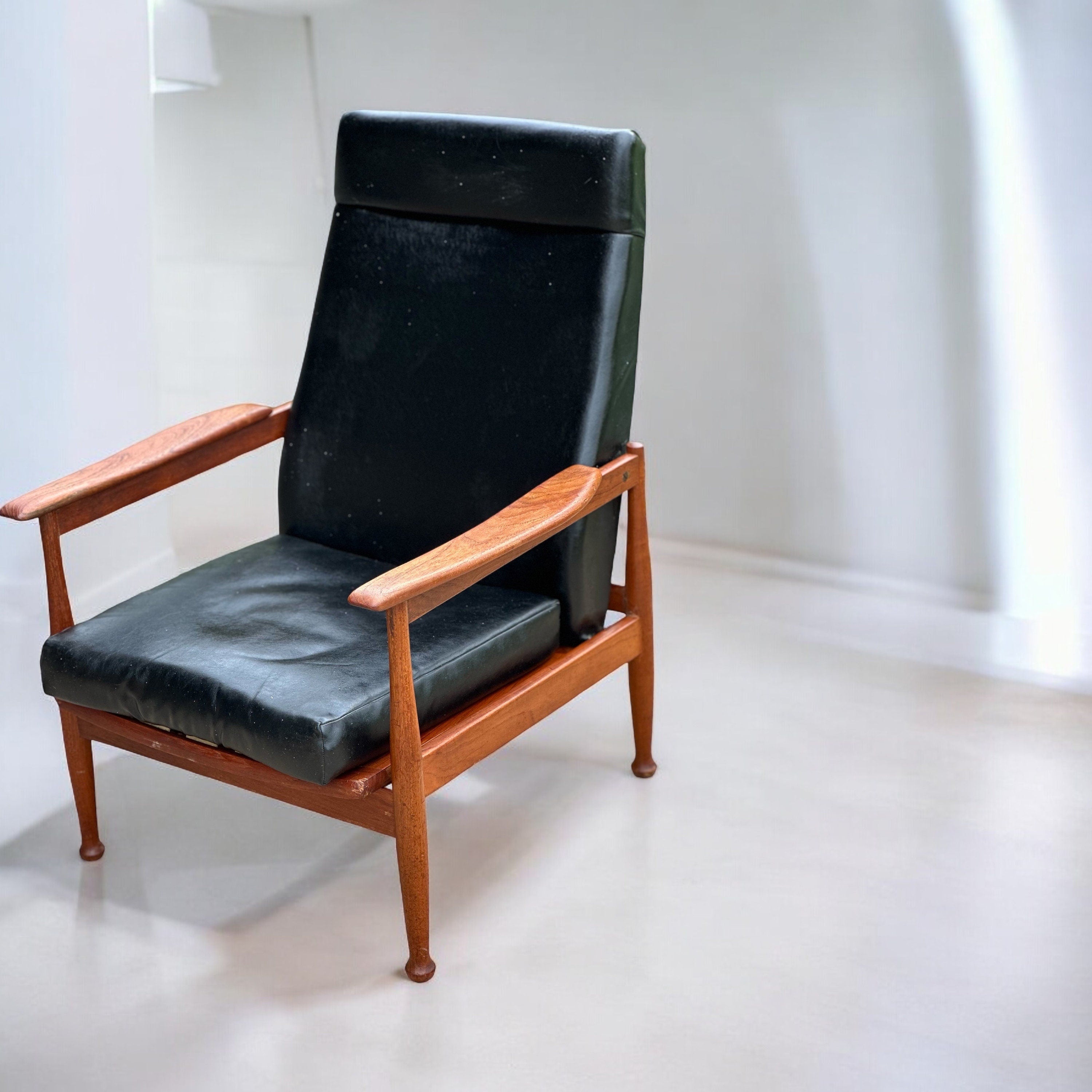 Vintage Midcentury Manhattan Reclining Armchair by Guy Rogers c1960 Scandinavian Modern