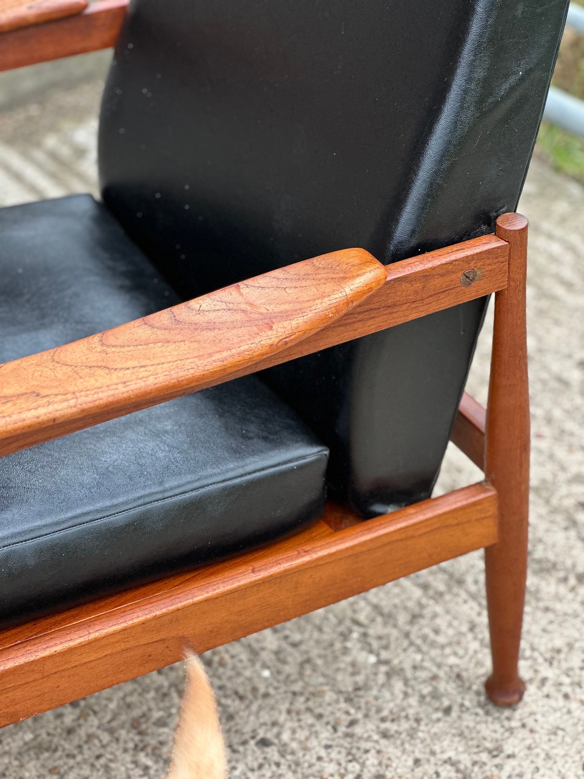 Vintage Midcentury 'Manhattan' Reclining Armchair by Guy Rogers c1960's.