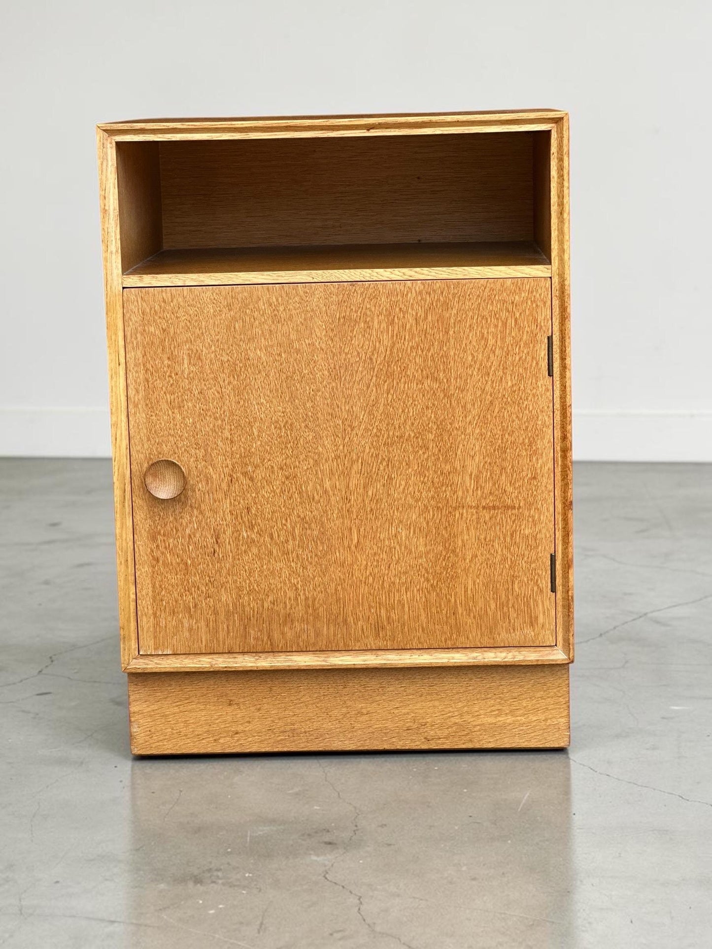 Vintage Meredew Oak Bedside Cabinets, Mirrored Mid Century Pair