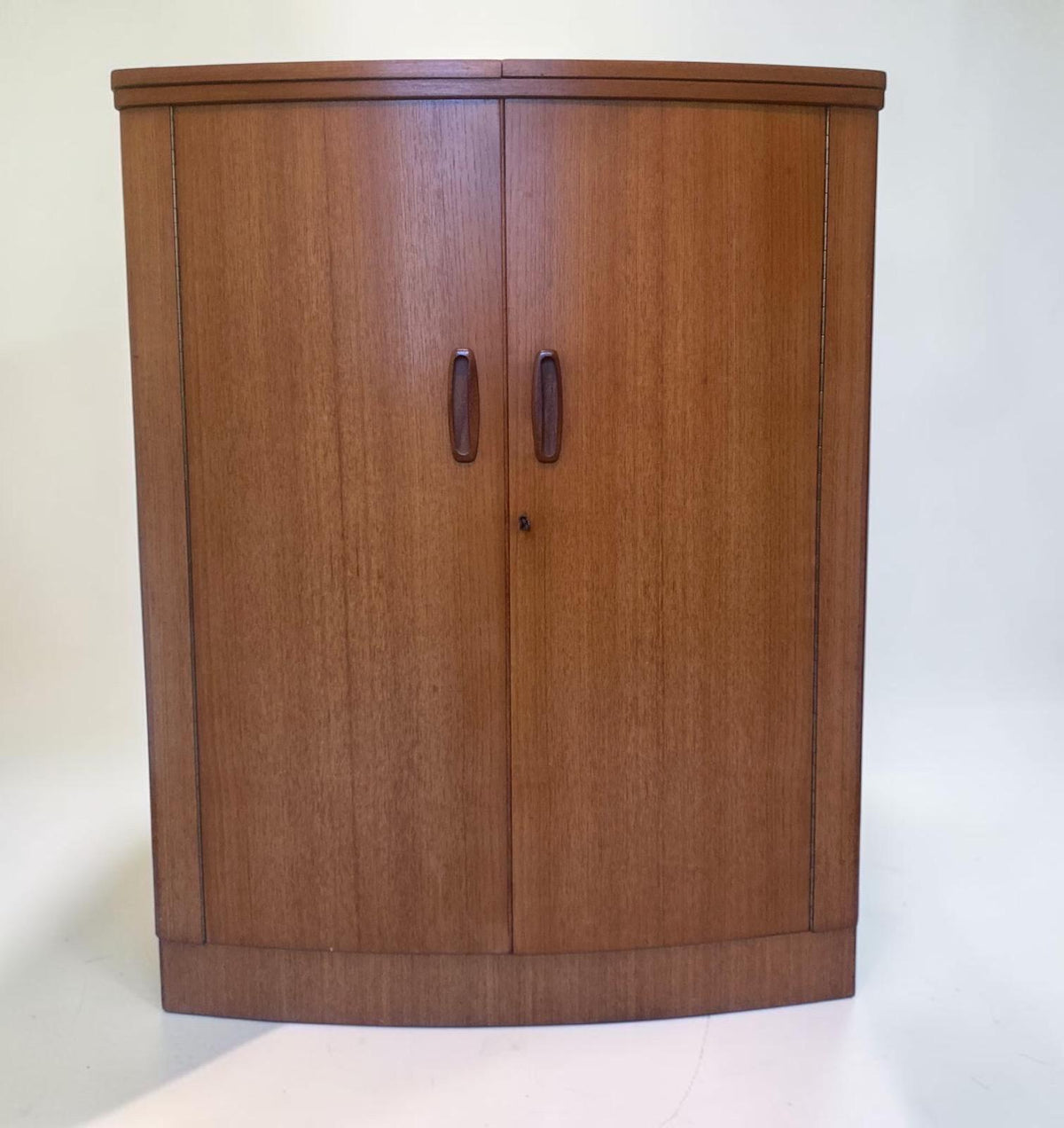 Turnidge of London Fold-Out Cocktail Bar, c. 1960s