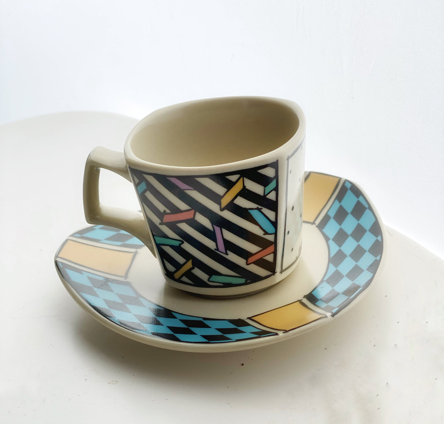 A Pair of Flash One Espresso Cups by Dorothy Hafner for Rosenthal 1980s